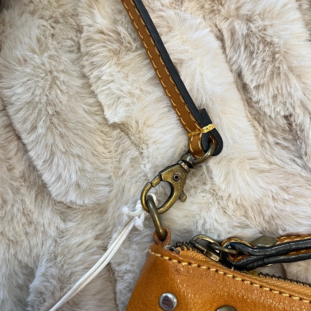 Pratesi elegant gold